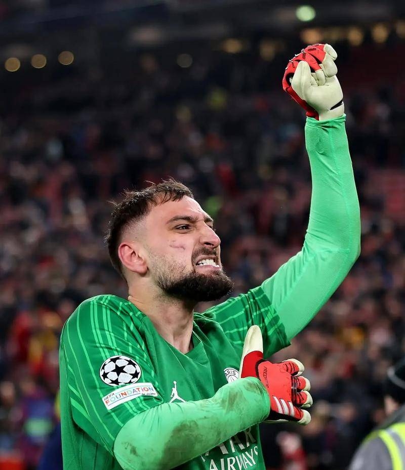 包含可汗球场再次成为胜利的见证，门将表现出色的词条